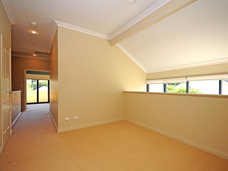 16 Cross Street SWANBOURNE 12