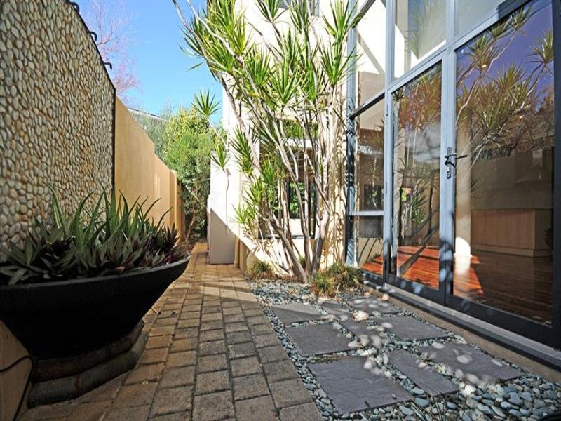 16 Cross Street SWANBOURNE 13