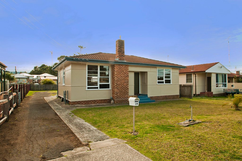 16 Cullen St  UNANDERRA 1