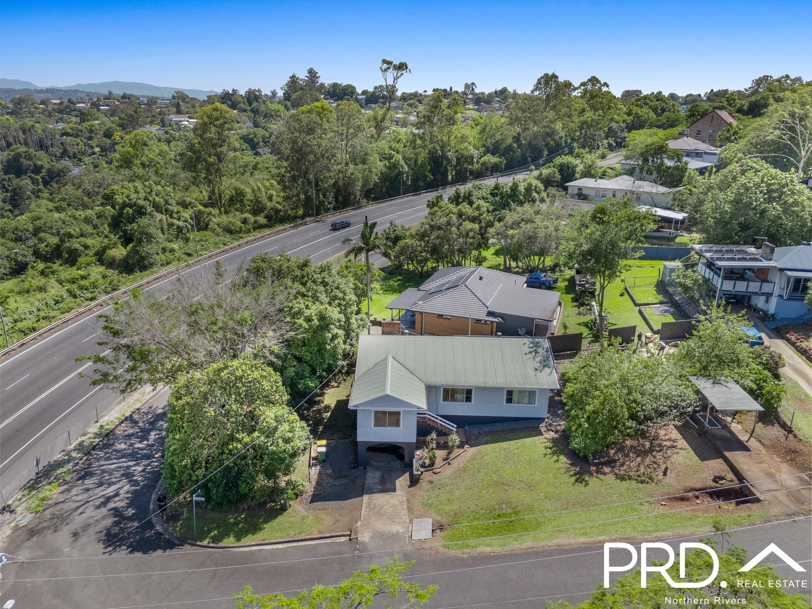 16 Cumbrae Avenue LISMORE 15