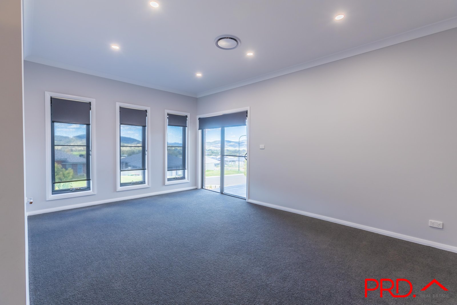 16 Currawong Drive TAMWORTH 4