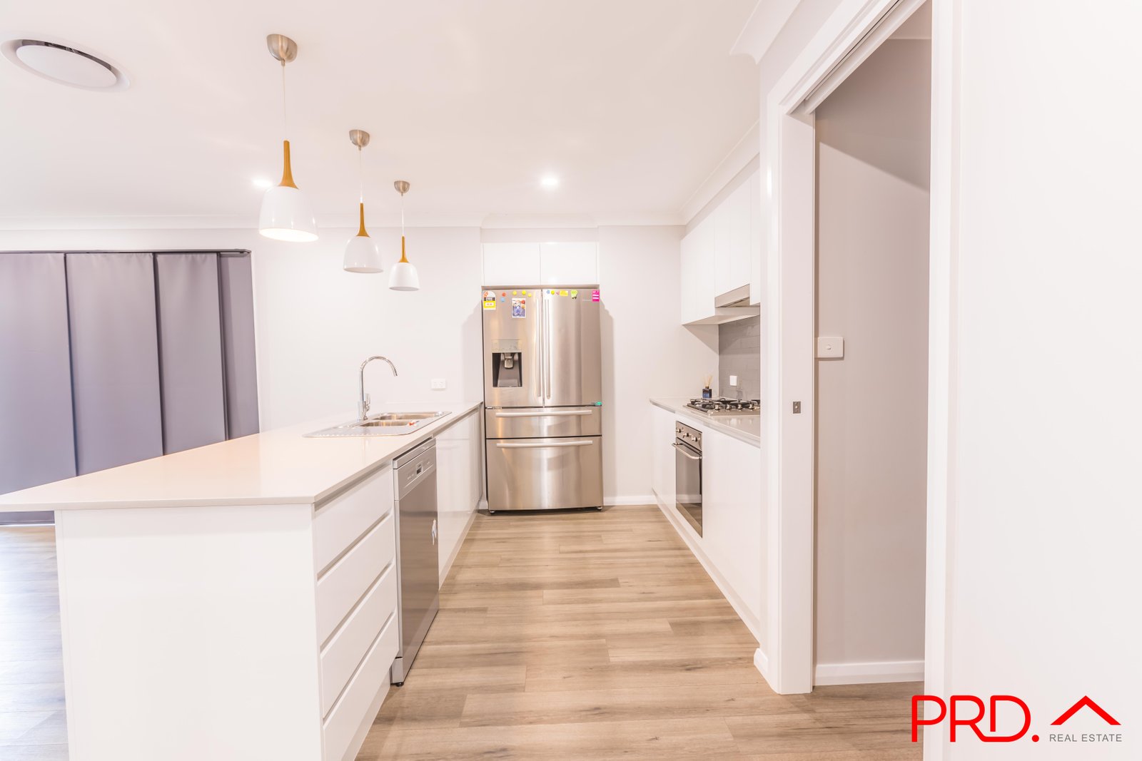 16 Currawong Drive TAMWORTH 10
