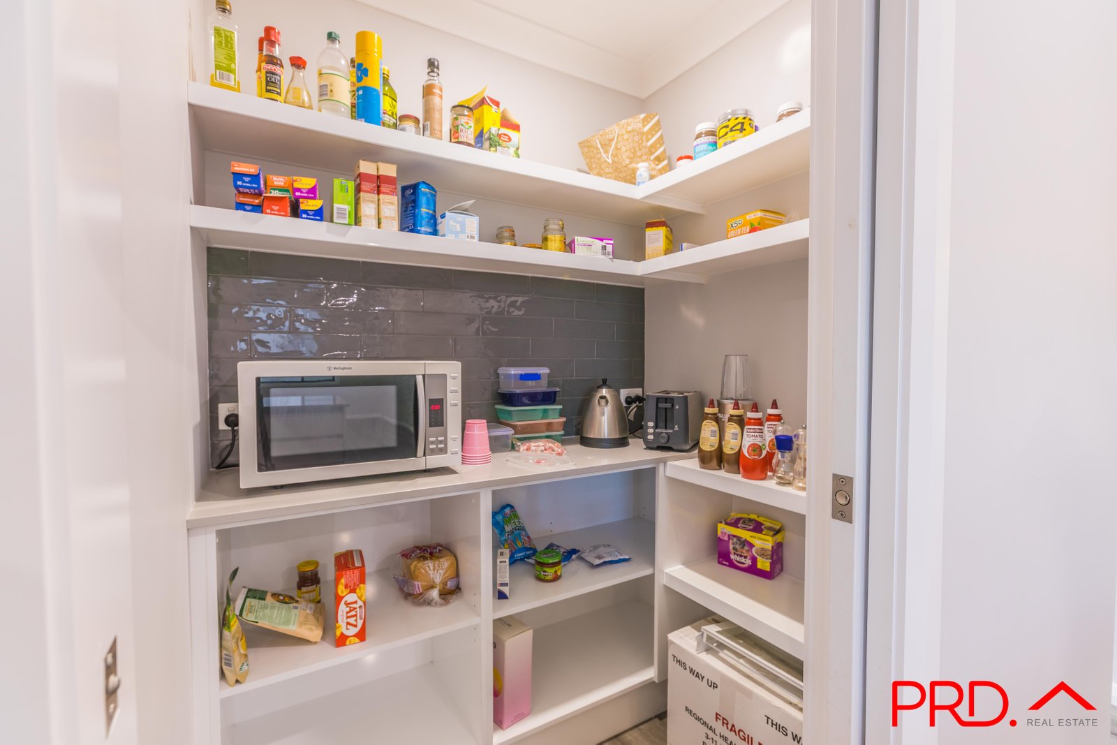 16 Currawong Drive TAMWORTH 11