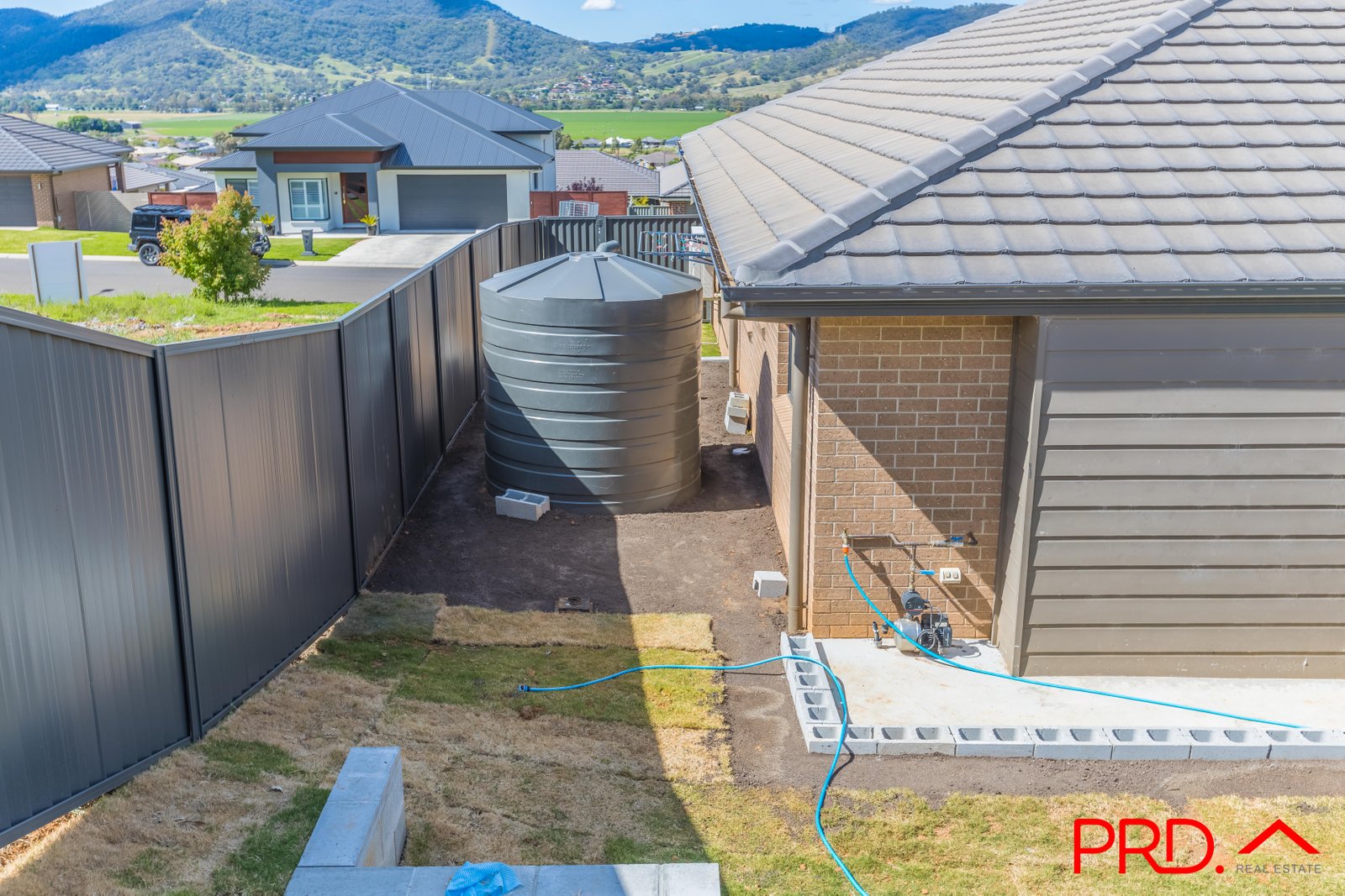 16 Currawong Drive TAMWORTH 16