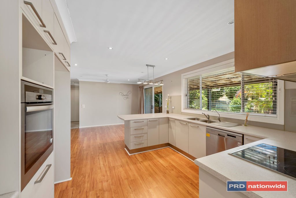 16 Cuthbert Street BOAMBEE EAST 4