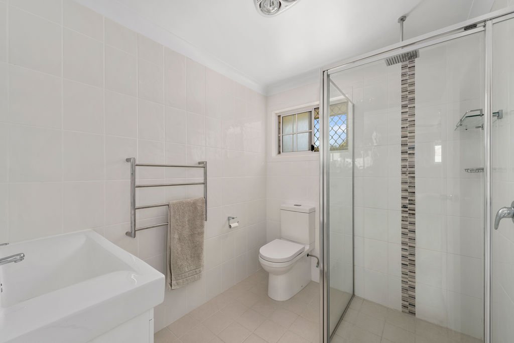 16 Cuthbert Street BOAMBEE EAST 11