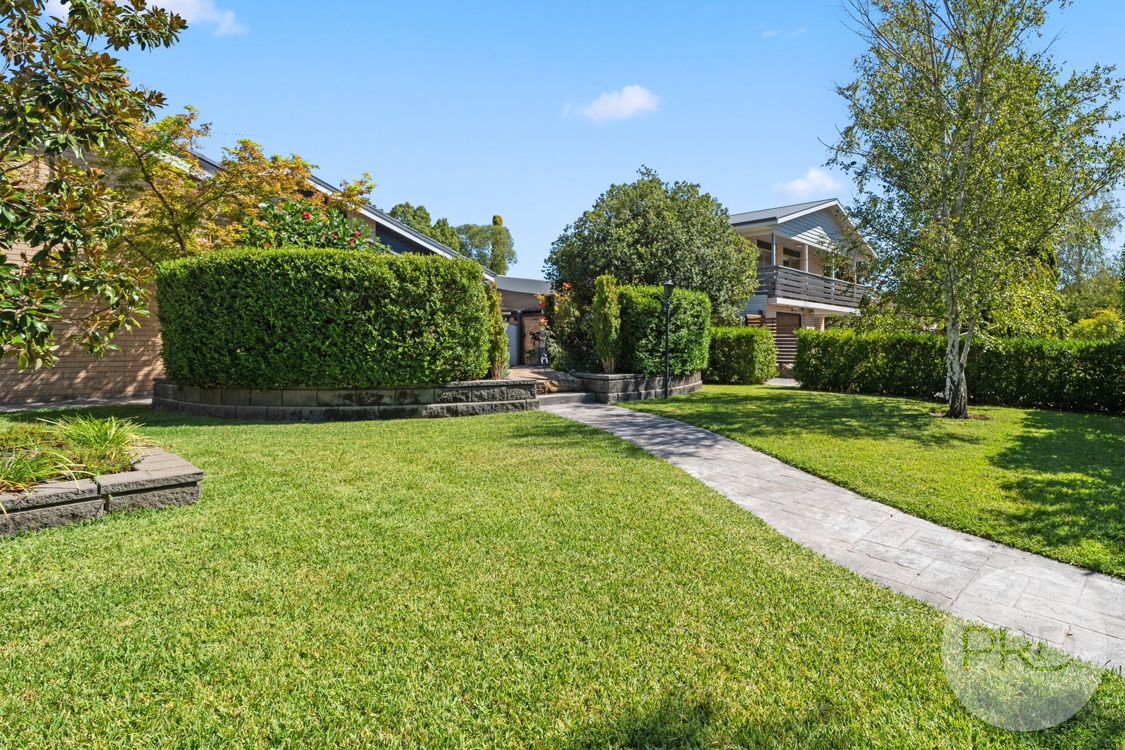 16 Dalkeith Avenue LAKE ALBERT 4