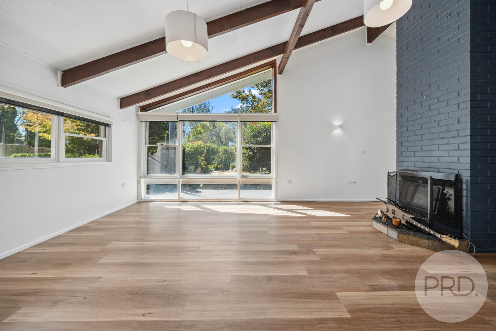 16 Dalkeith Avenue LAKE ALBERT 5