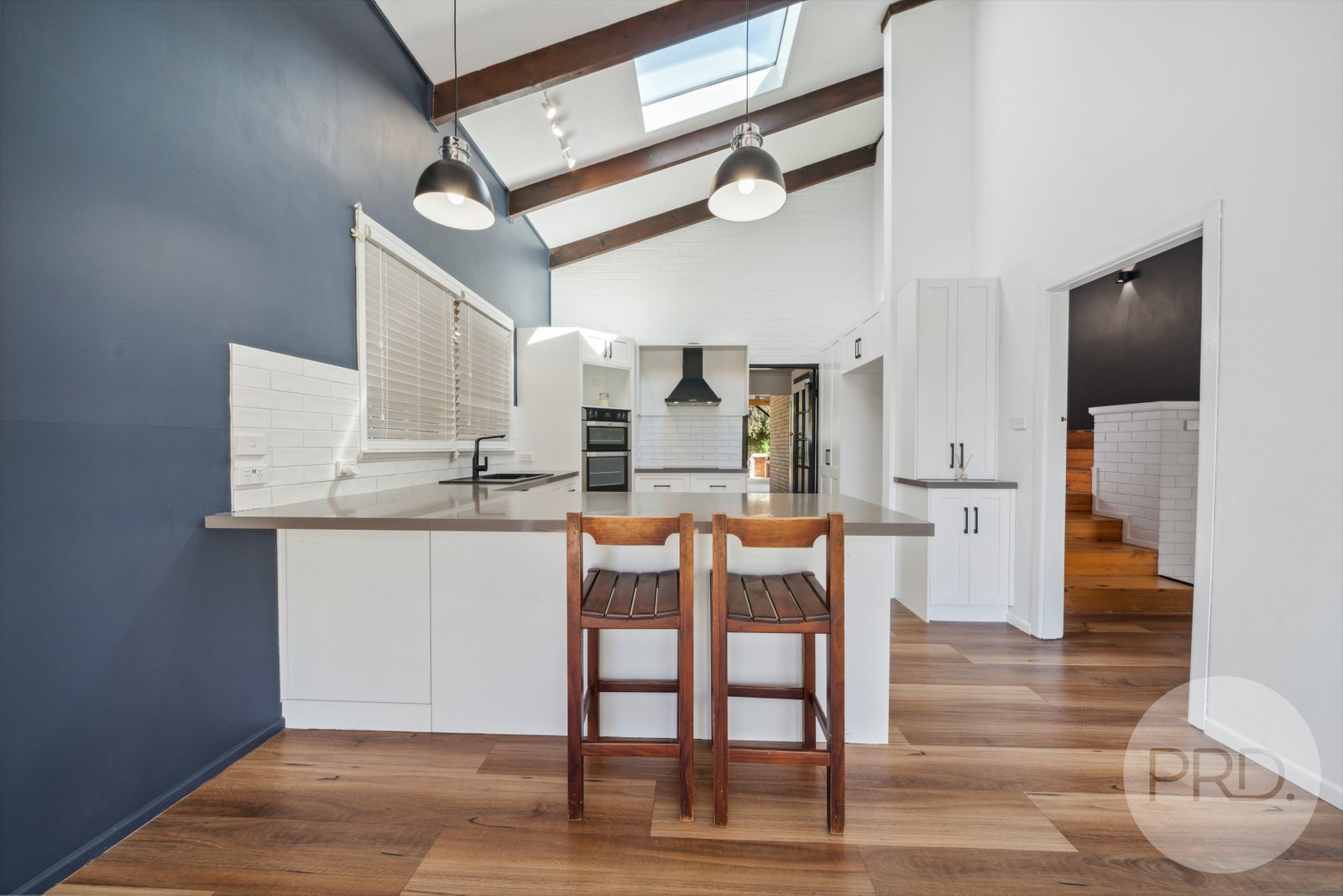 16 Dalkeith Avenue LAKE ALBERT 8