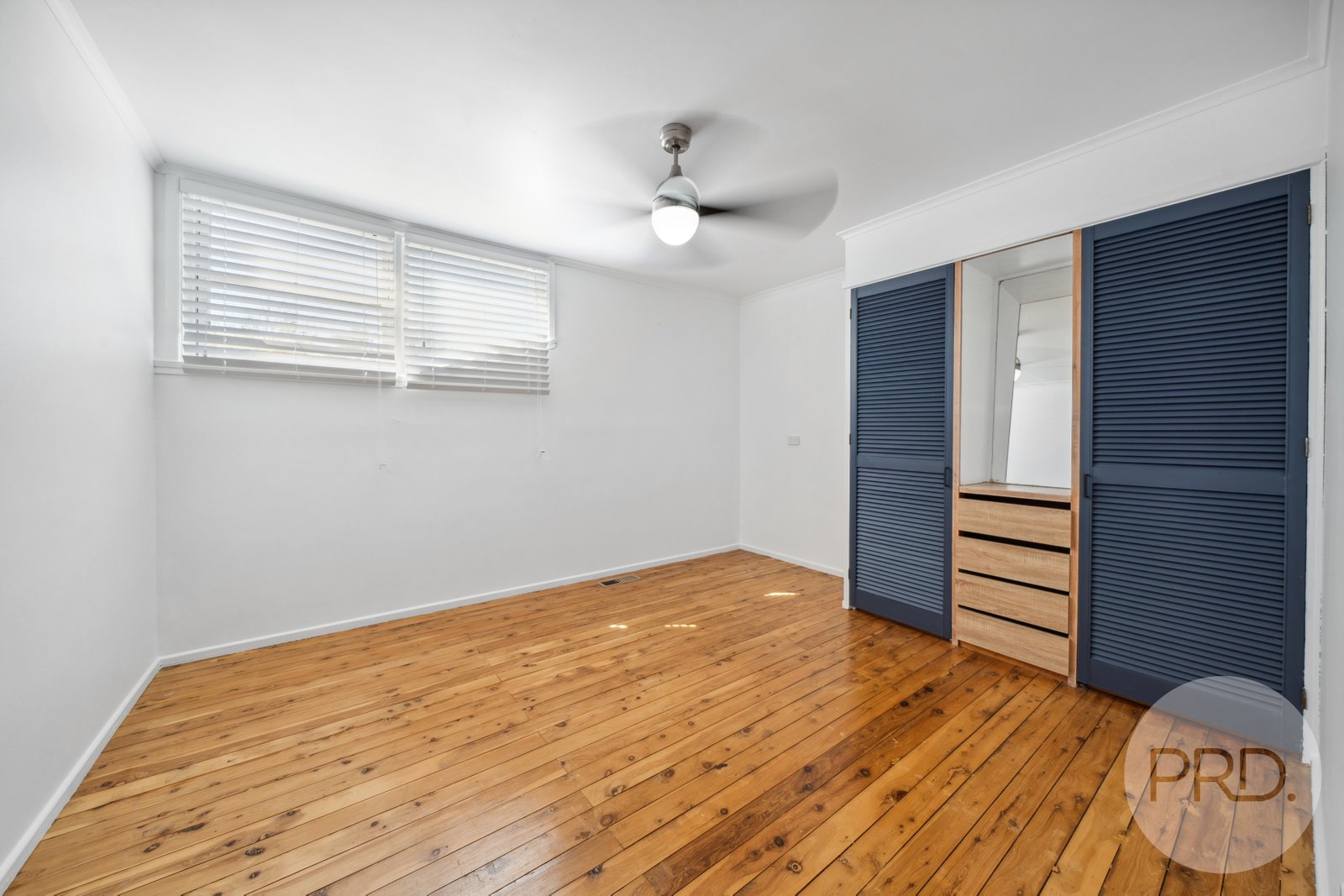 16 Dalkeith Avenue LAKE ALBERT 14