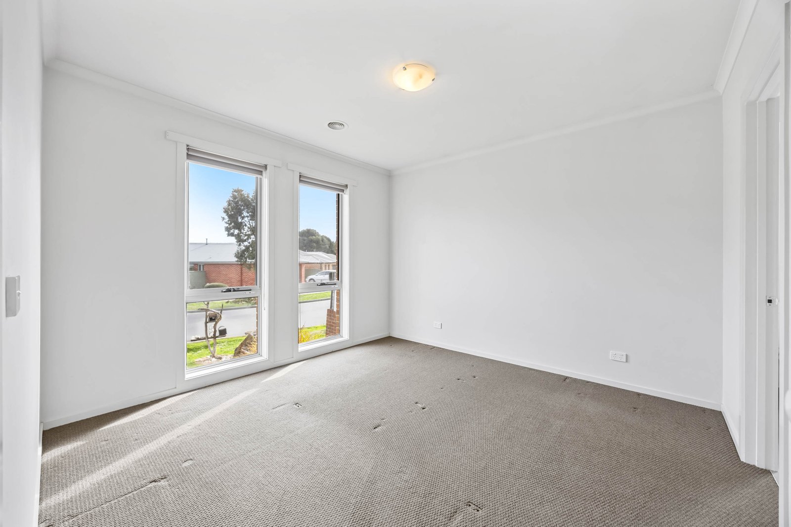 Gallery: 1/6 Damon Court