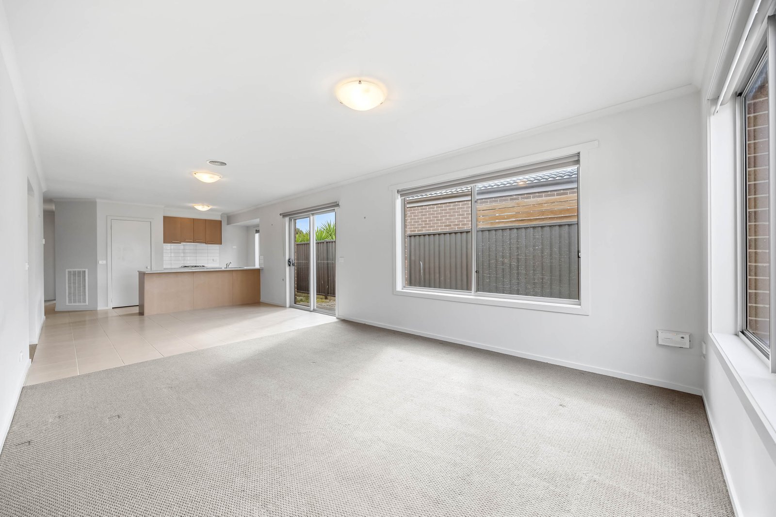 Gallery: 1/6 Damon Court