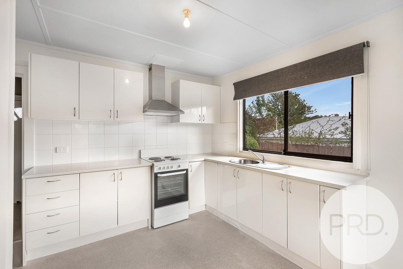 1/6 Dampier Street WARRANE 3