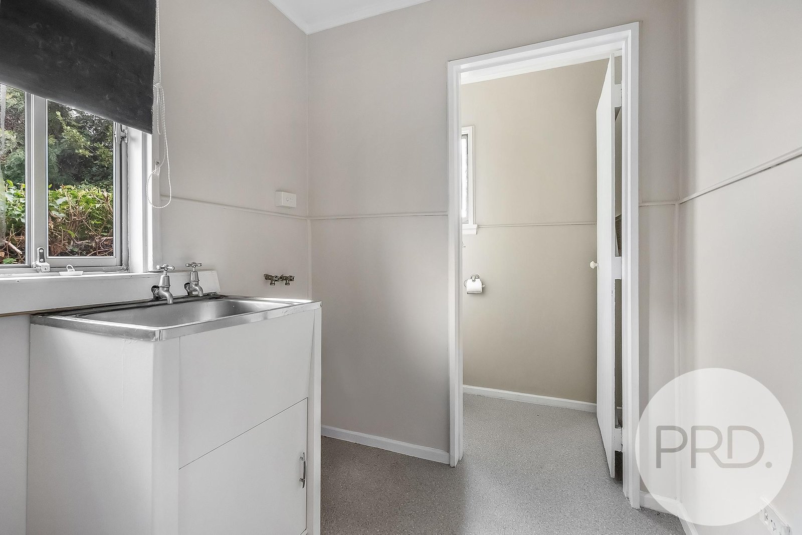 1/6 Dampier Street WARRANE 8