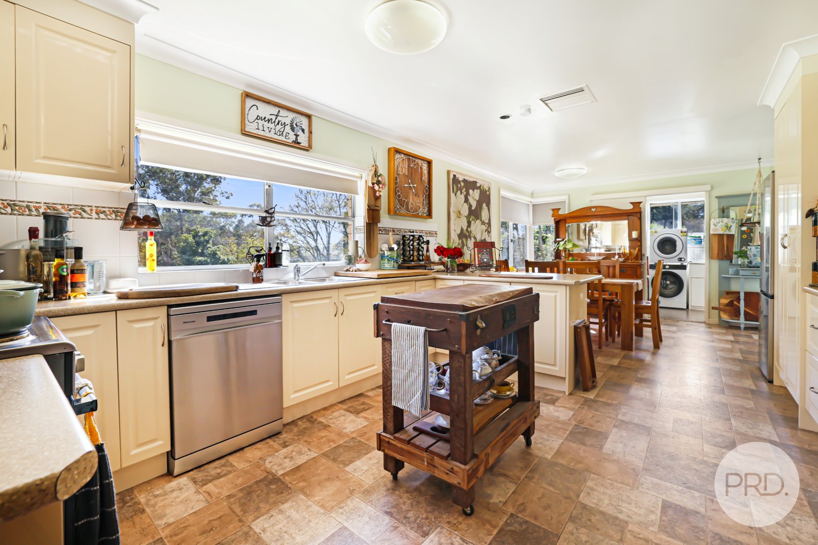 16 Darrell Road TAMWORTH 8