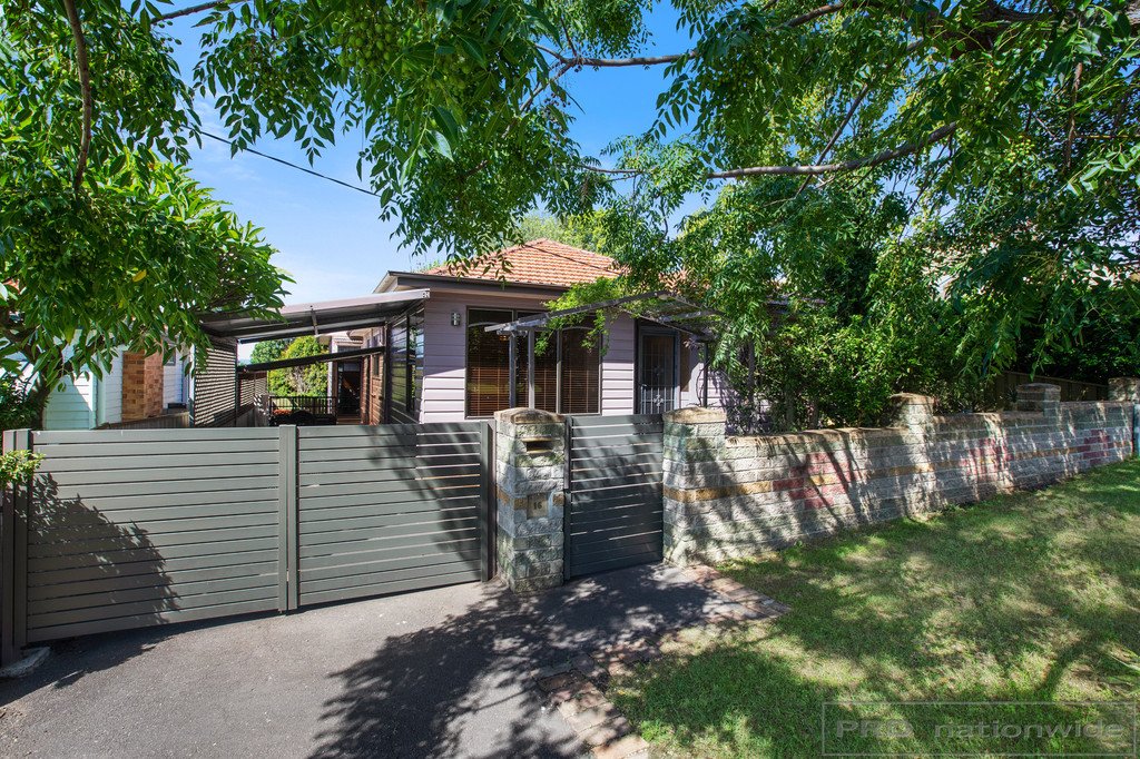 16 Dee Street RUTHERFORD 1
