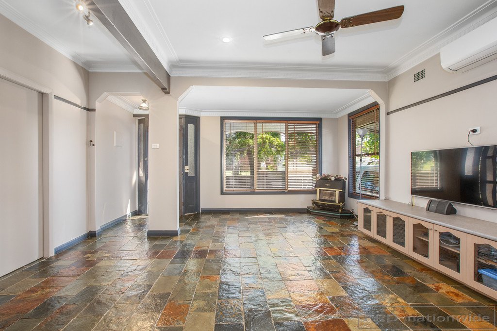 16 Dee Street RUTHERFORD 2