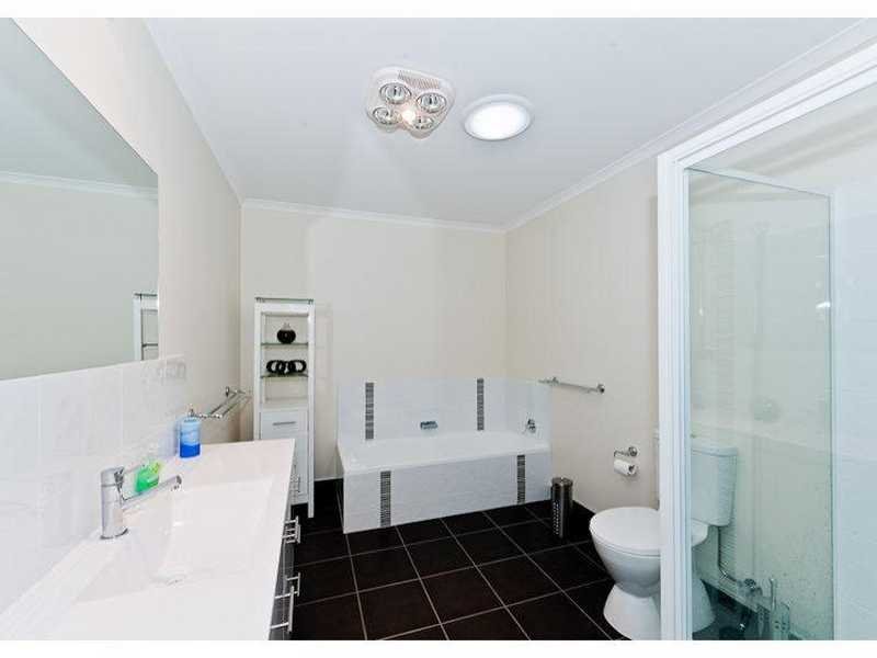 16 Derwent Avenue GEILSTON BAY 10