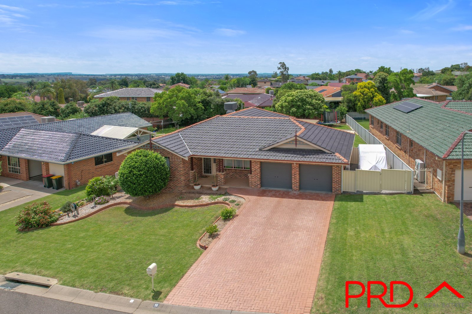 16 Dibar Drive, TAMWORTH NSW 2340