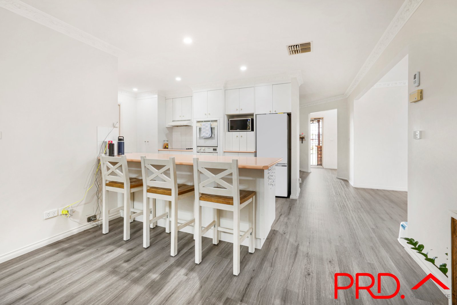 16 Dibar Drive TAMWORTH 12