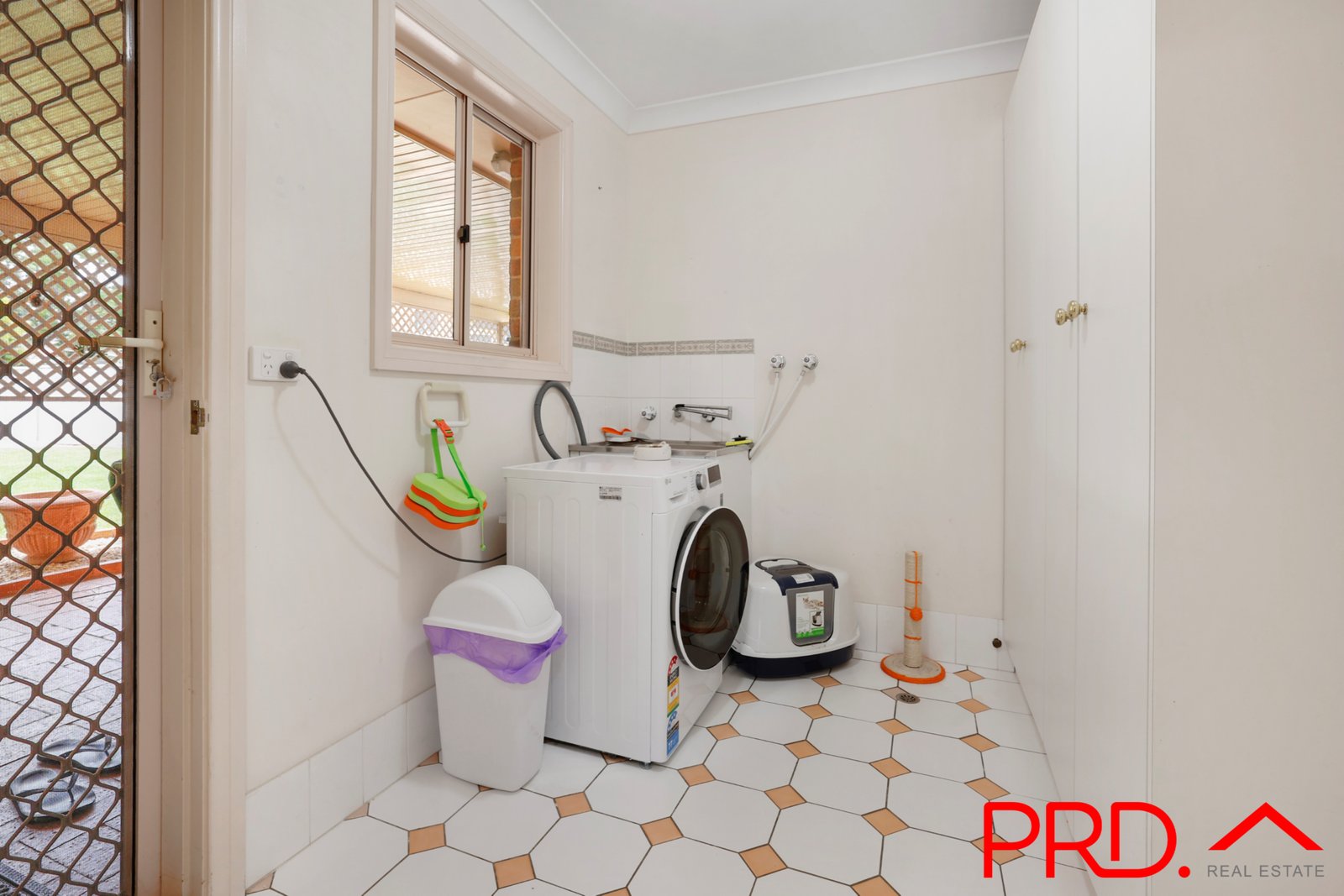 16 Dibar Drive TAMWORTH 13