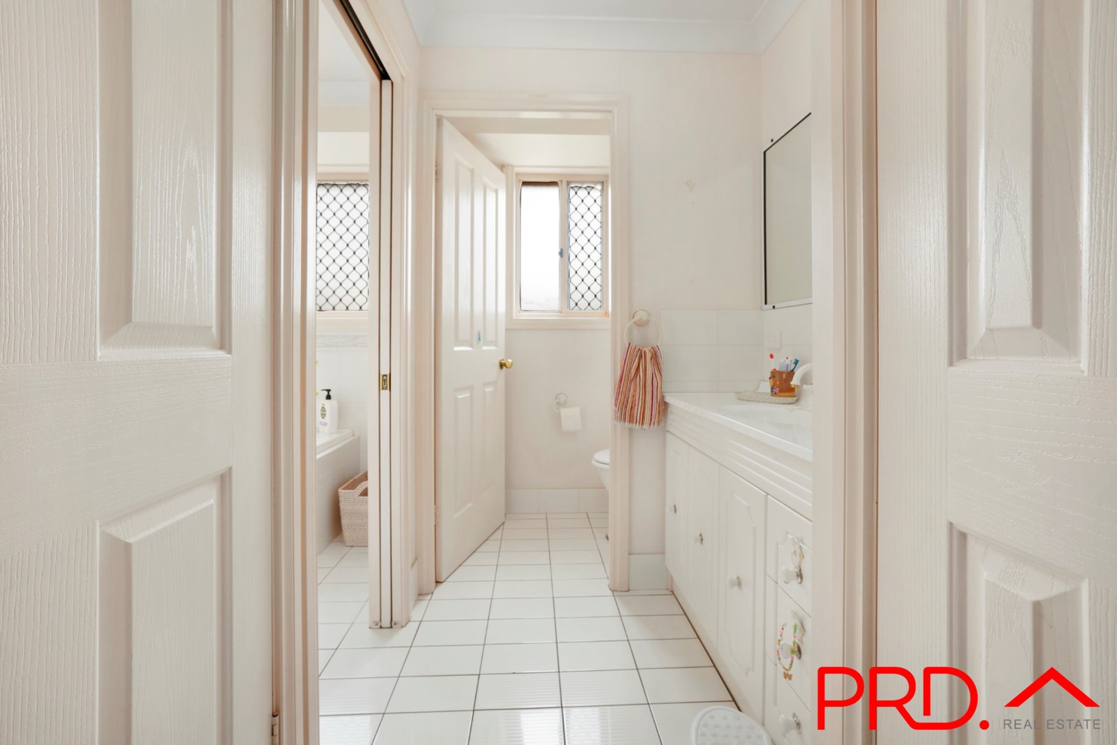 16 Dibar Drive TAMWORTH 16