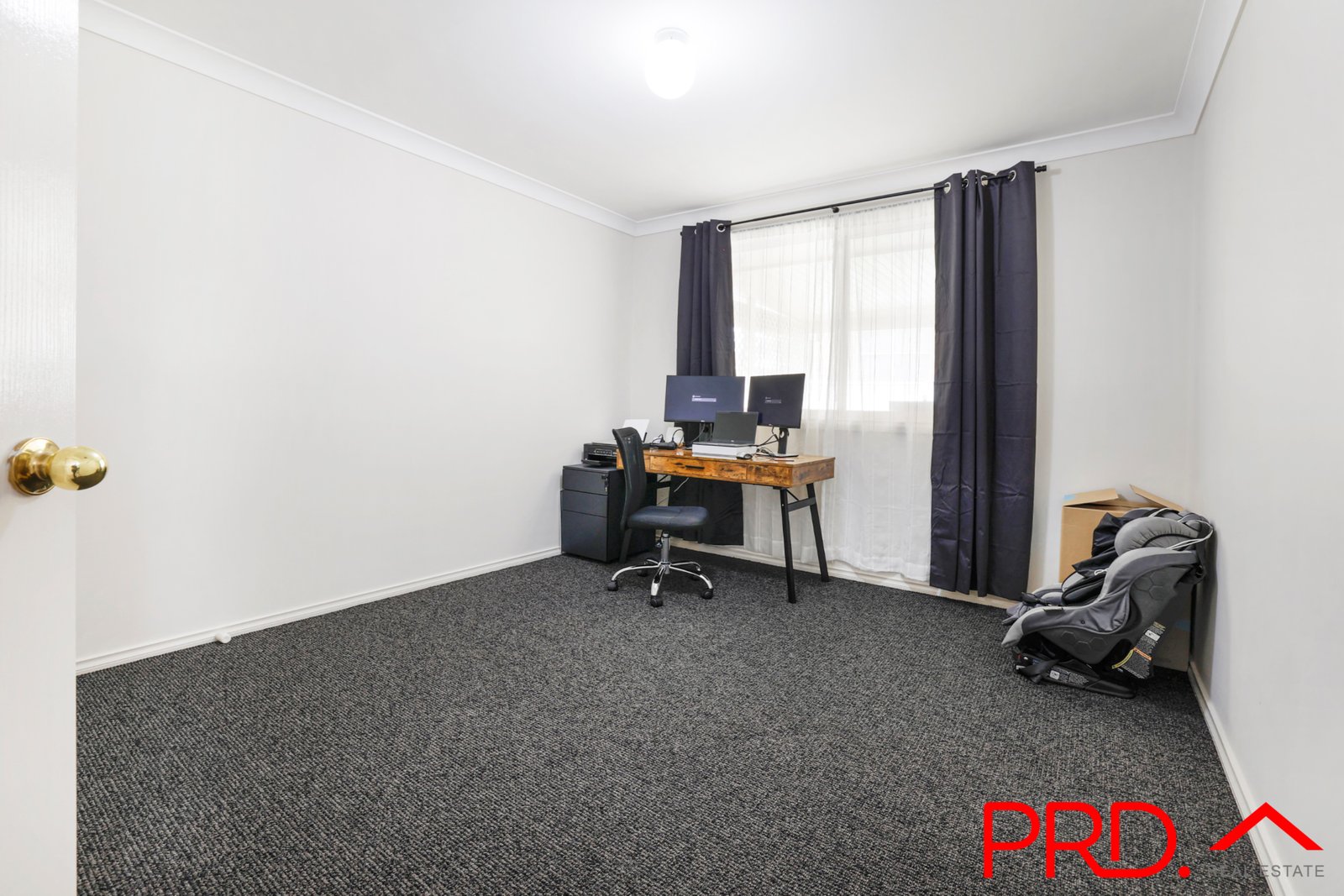 16 Dibar Drive TAMWORTH 19