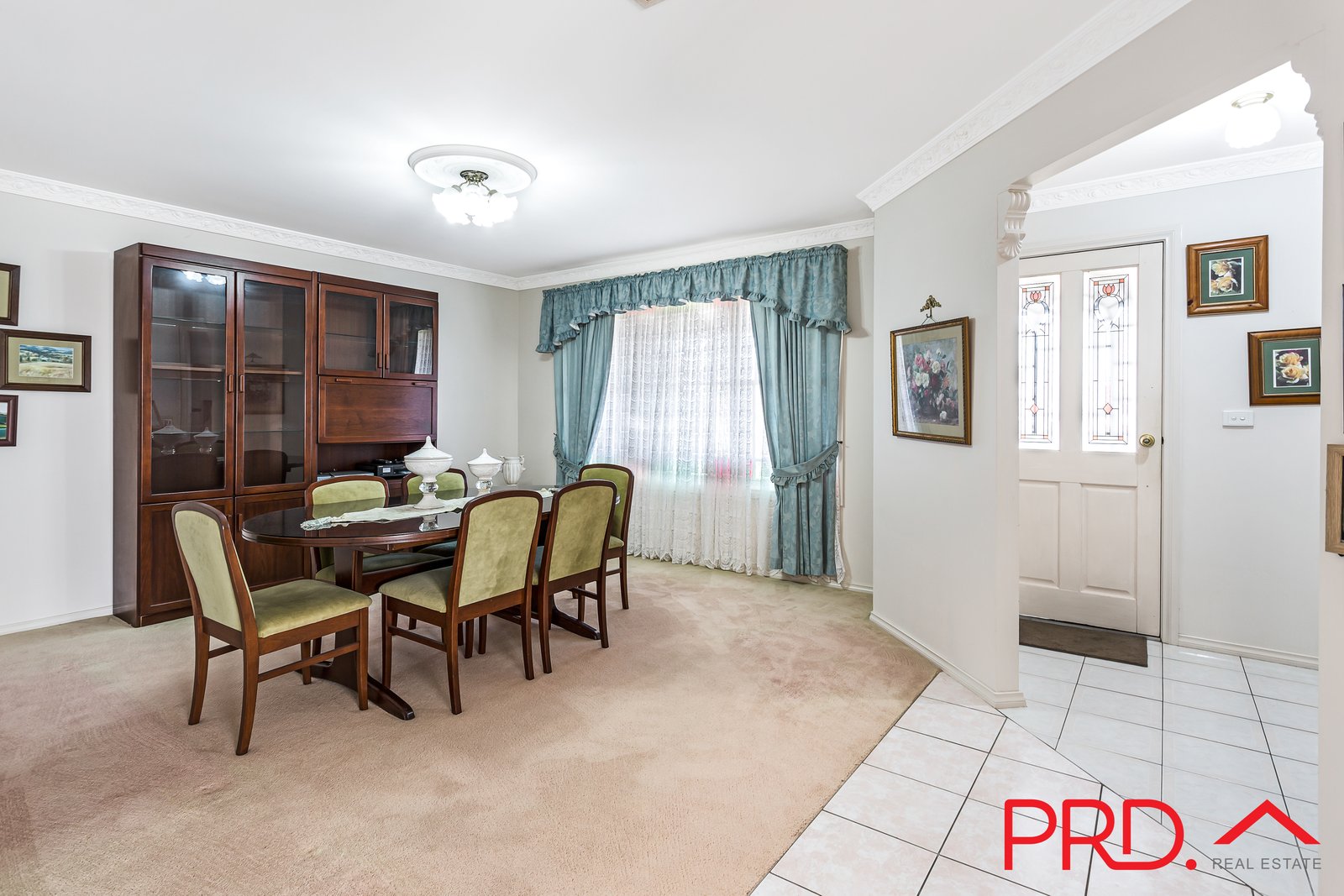 16 Dibar Drive TAMWORTH 4