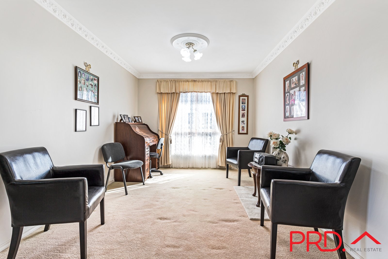 16 Dibar Drive TAMWORTH 5