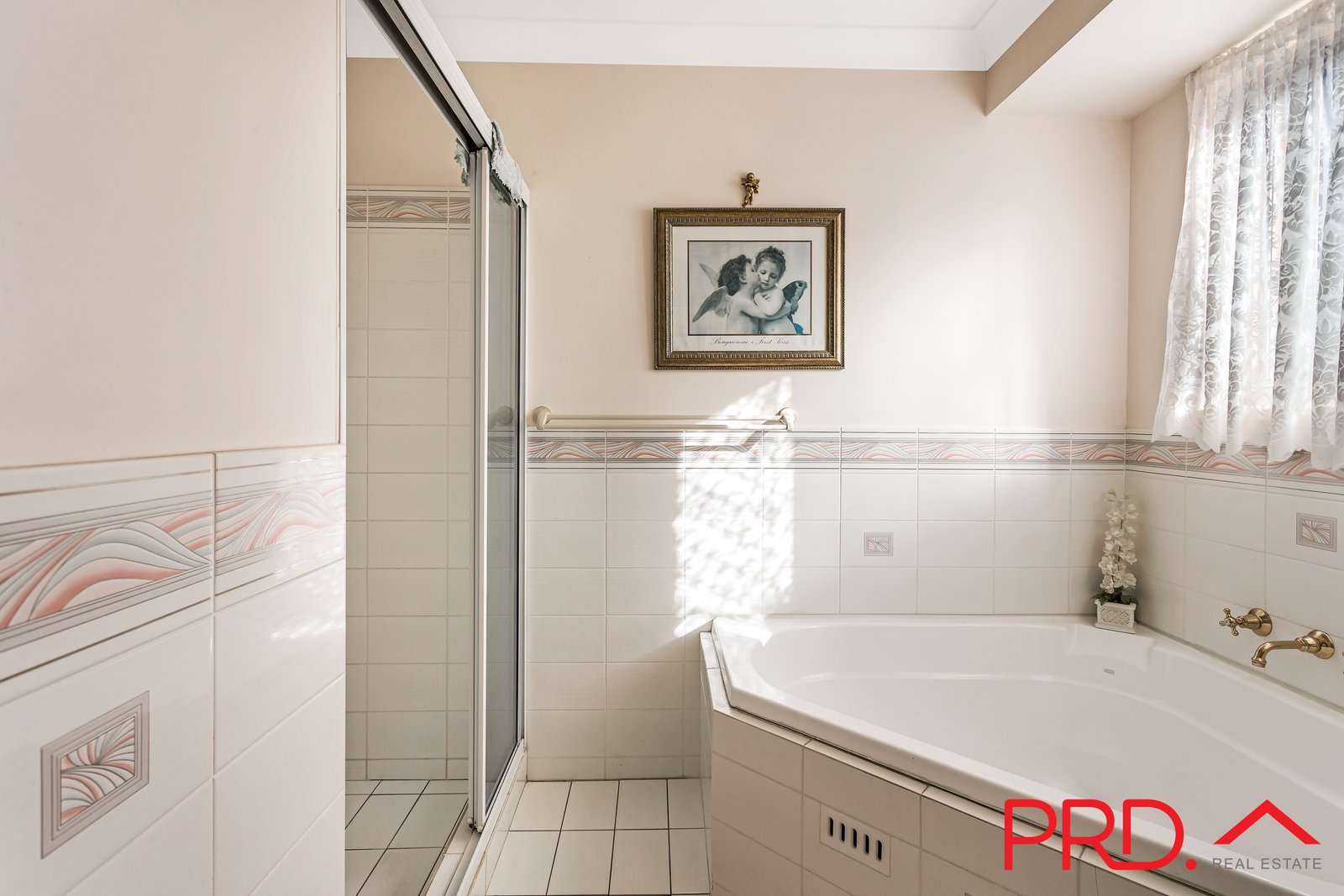 16 Dibar Drive TAMWORTH 14