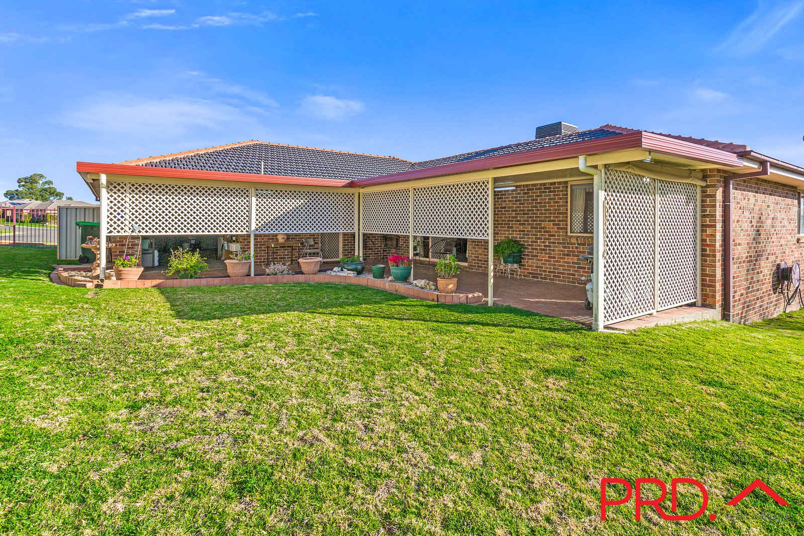 16 Dibar Drive TAMWORTH 23