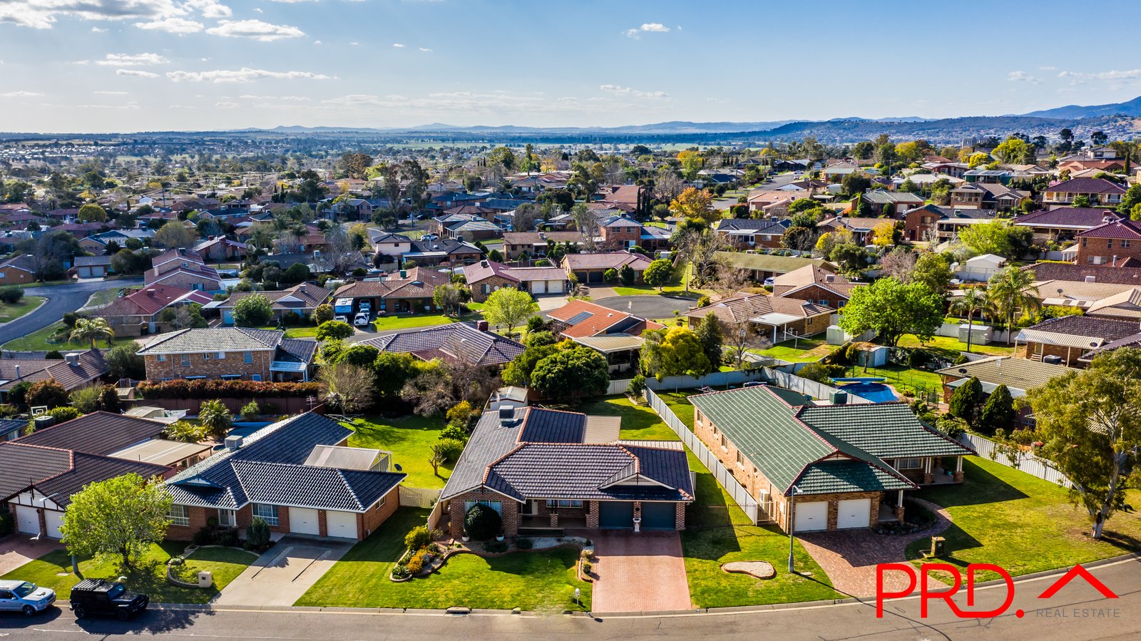 16 Dibar Drive TAMWORTH 28