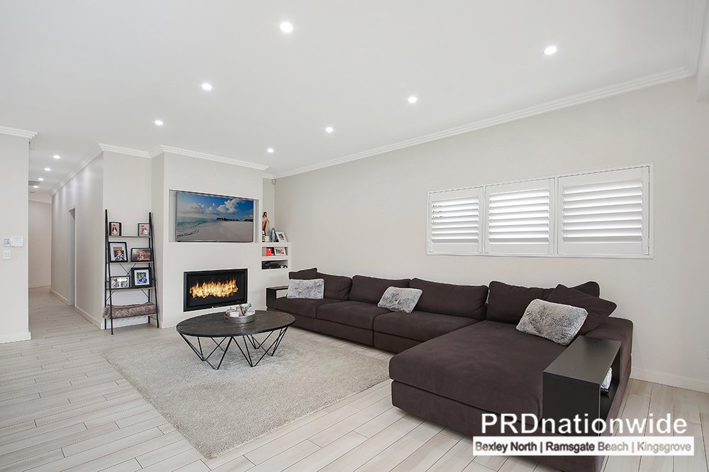 16 Doonkuna Street BEVERLY HILLS 2