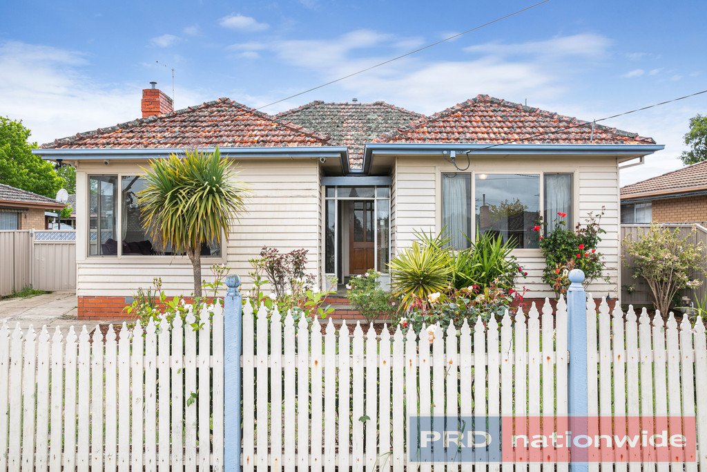 16 Dover Street WENDOUREE 1