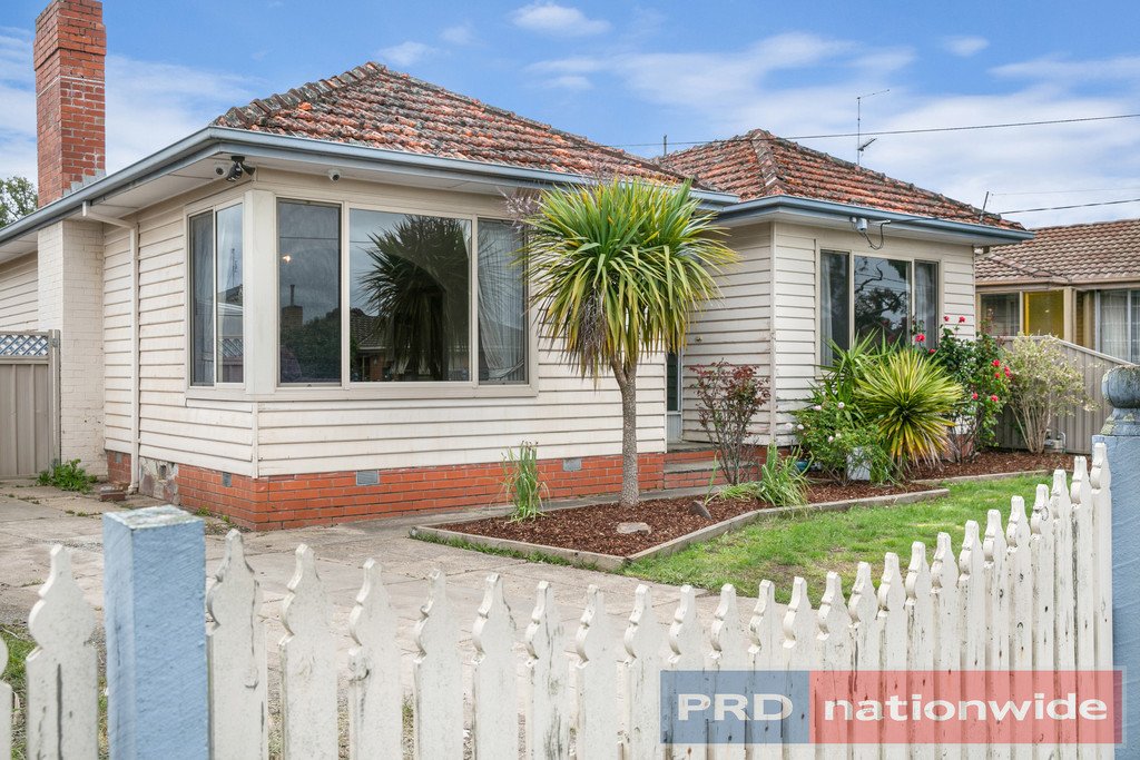 16 Dover Street WENDOUREE 3