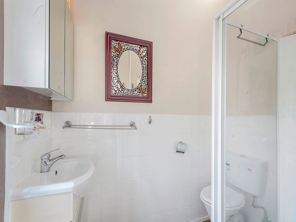 16 Drysdale Avenue KINGSTON 11