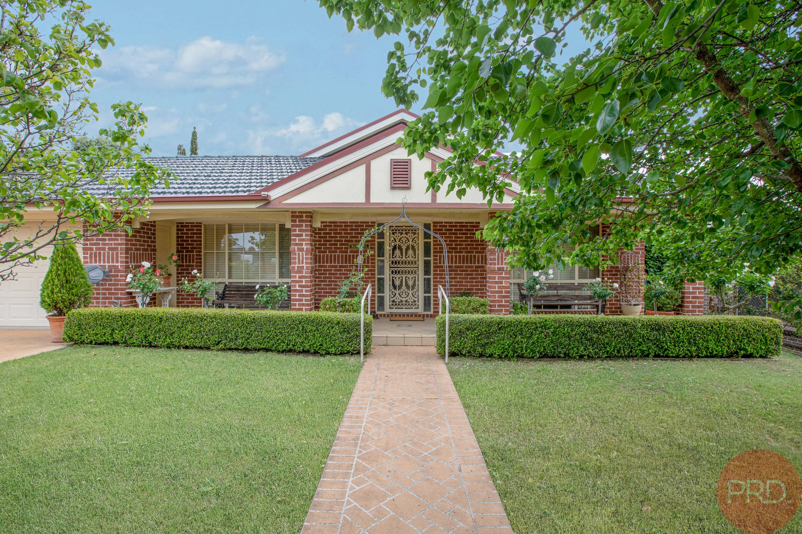 16 Dunmore Road LARGS 2