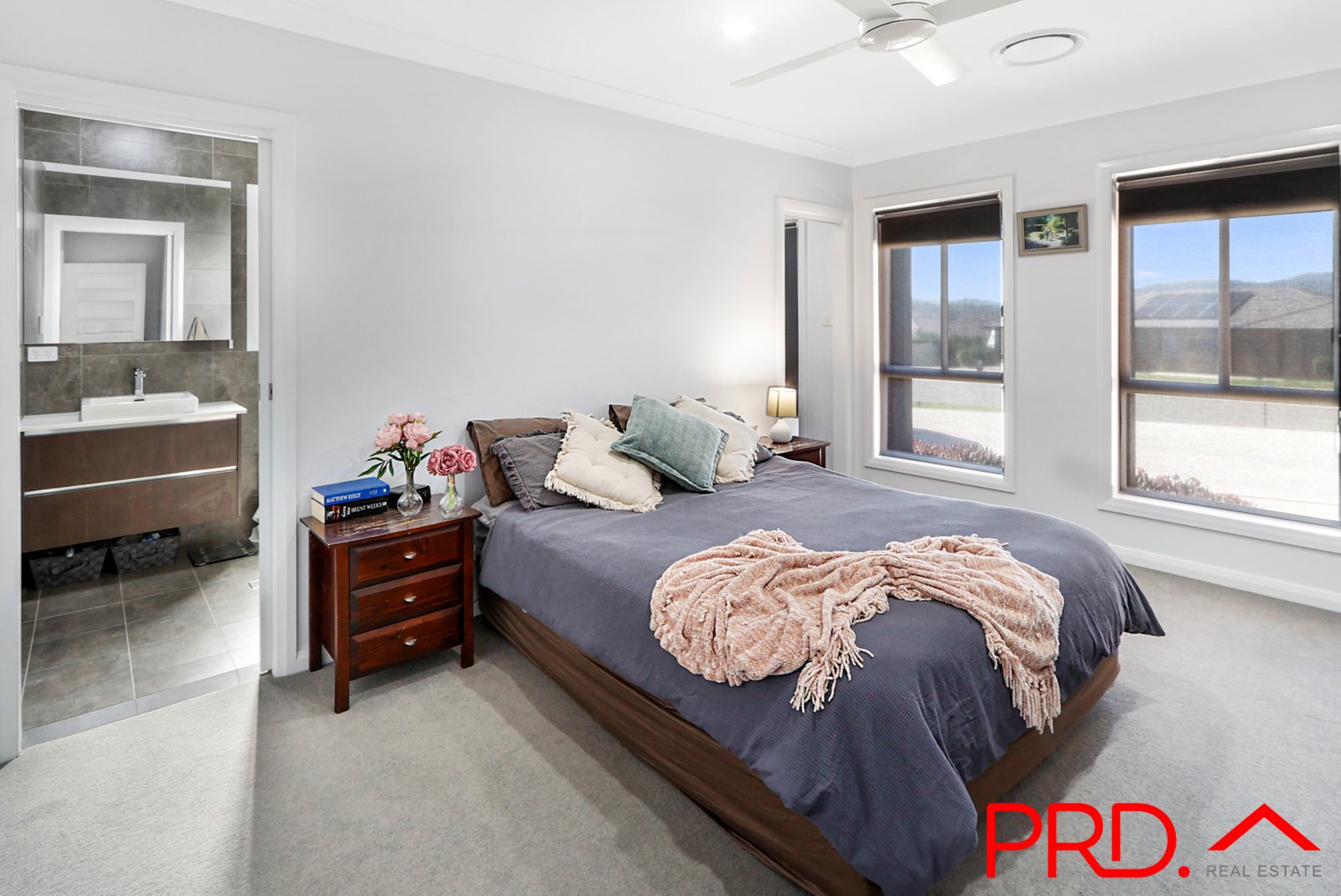 16 Eagle Avenue TAMWORTH 4