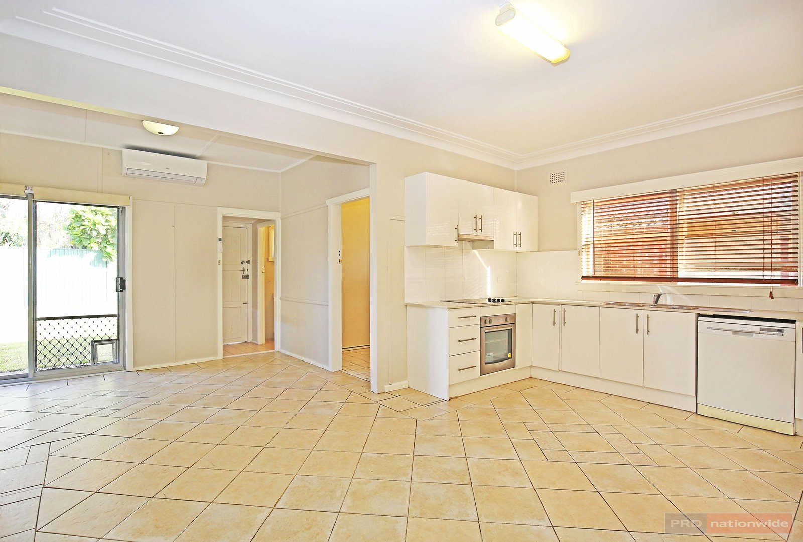 16 Ellen Street PANANIA 3