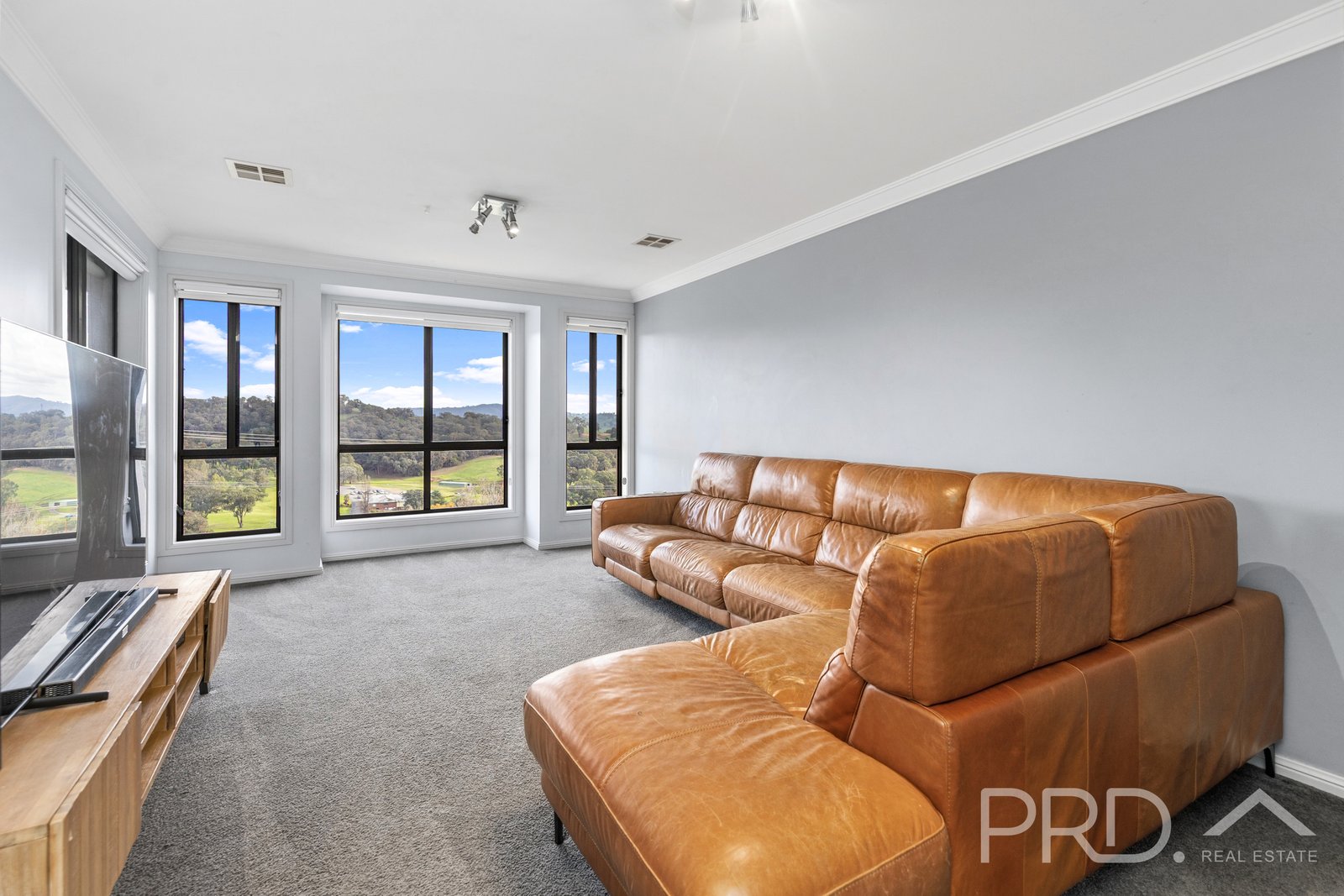 16 Elphick Street TUMUT 5