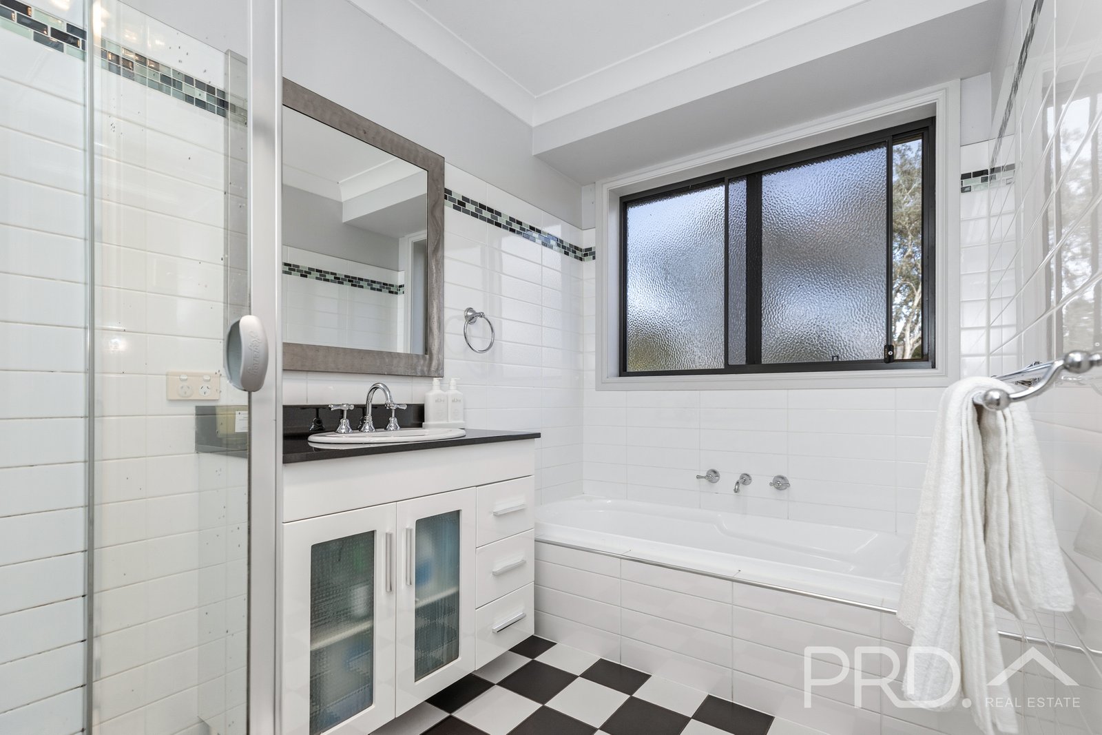 16 Elphick Street TUMUT 11