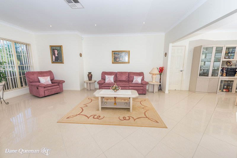 16 Eucalyptus Drive ONE MILE 9