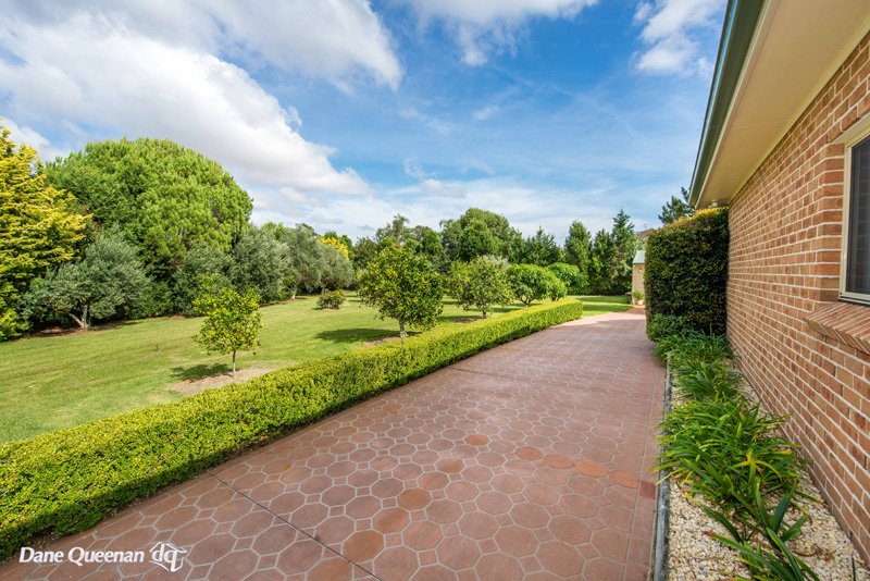 16 Eucalyptus Drive ONE MILE 13