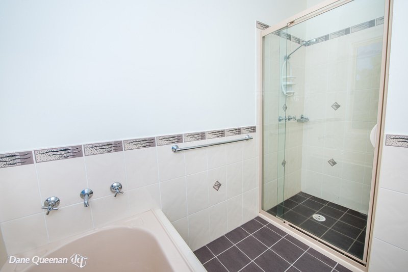 16 Eucalyptus Drive ONE MILE 19