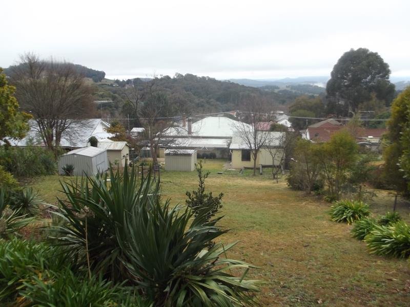 16 Eurabbie Street BATLOW 9