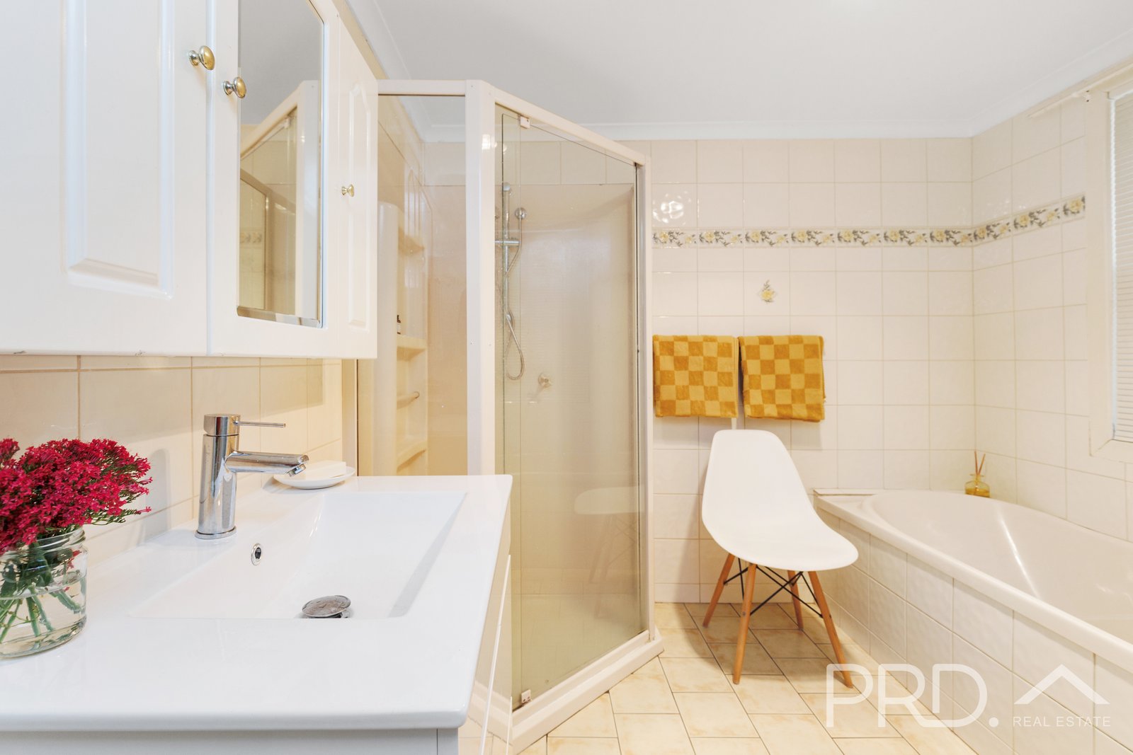 16 Eurabbie Street BATLOW 11