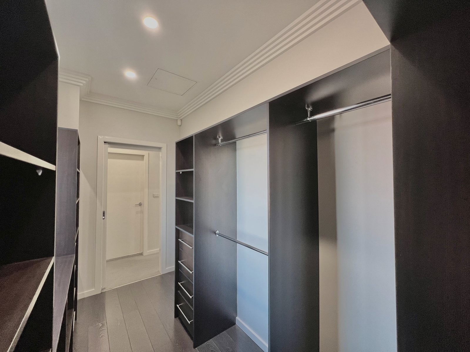 16 Exhibition Parade MOUNT PRITCHARD 17