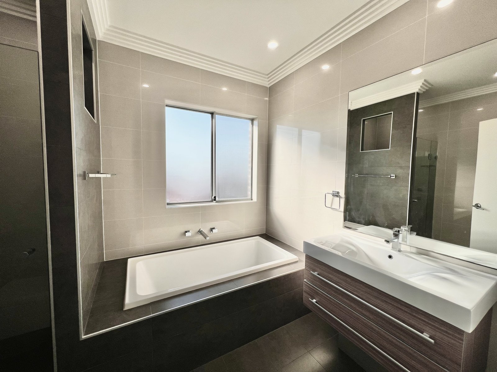 16 Exhibition Parade MOUNT PRITCHARD 11