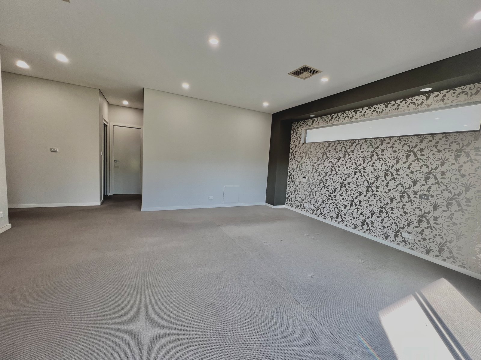 16 Exhibition Parade MOUNT PRITCHARD 15