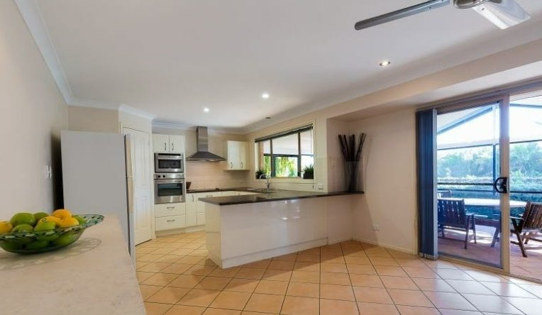 16 Fernleigh Avenue KORORA 2